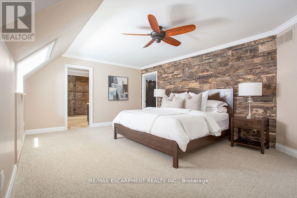 27 Blackberry Place, Hamilton, ON - Indoor Photo Showing Bedroom