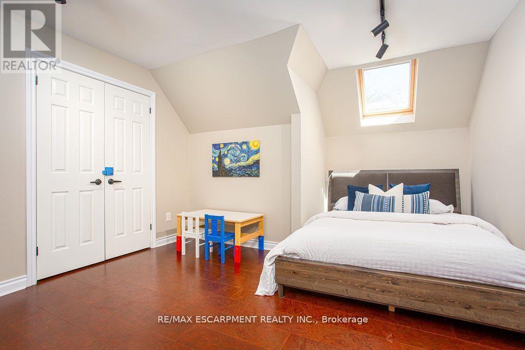 27 Blackberry Place, Hamilton, ON - Indoor Photo Showing Bedroom