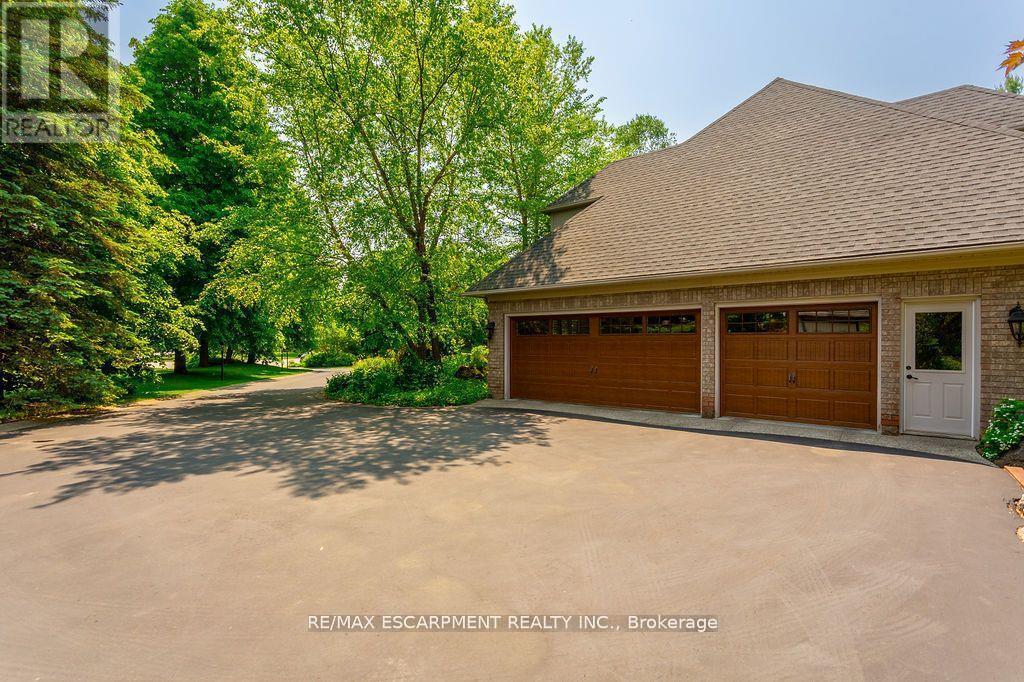 27 Blackberry Place, Hamilton, ON - Outdoor