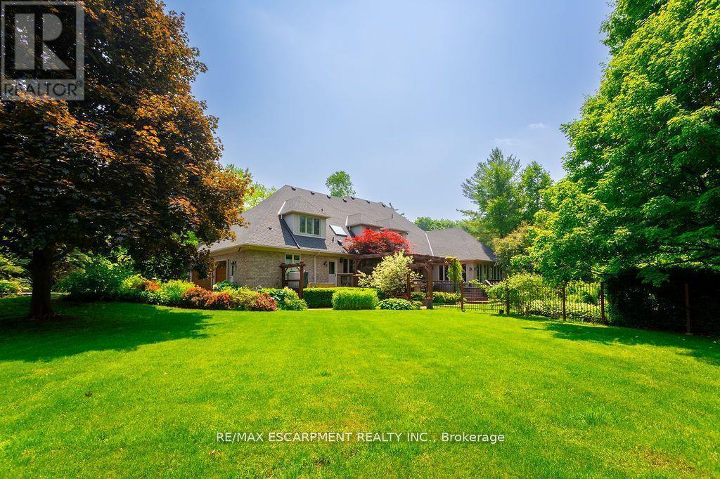 27 Blackberry Place, Hamilton, ON - Outdoor