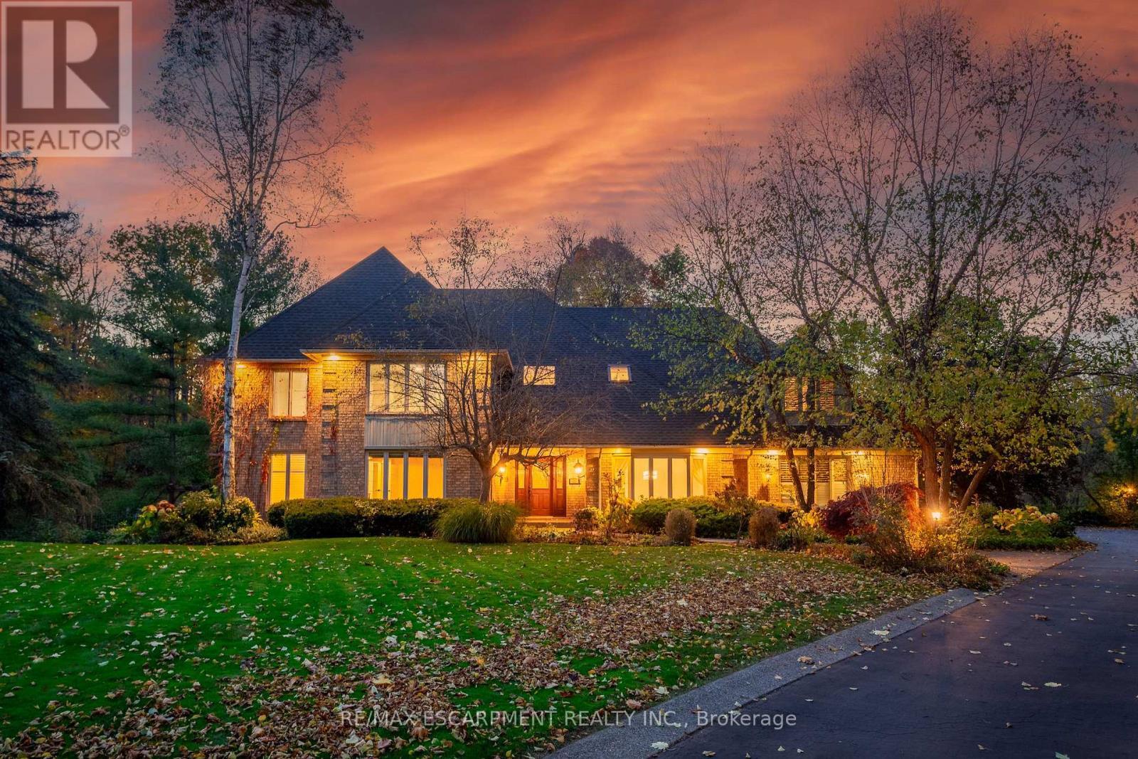 27 Blackberry Place, Hamilton, ON - Outdoor