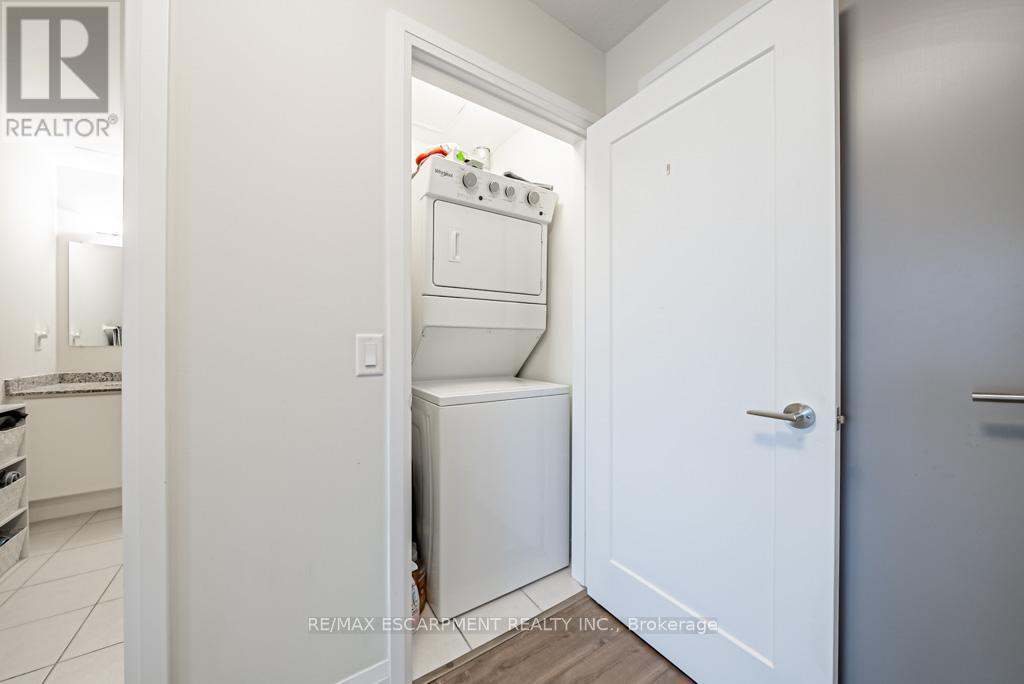 118 - 16 Concord Place, Grimsby, ON - Indoor Photo Showing Laundry Room