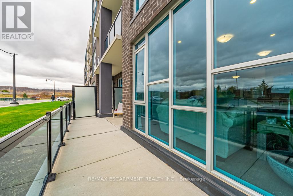 118 - 16 Concord Place, Grimsby, ON - Outdoor