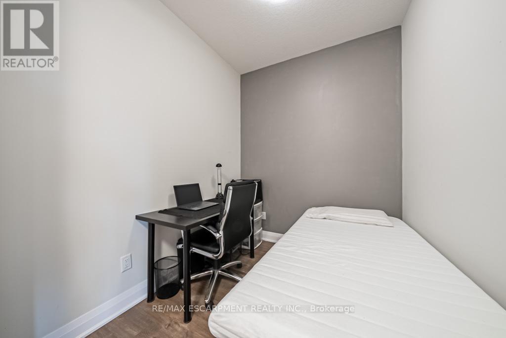 118 - 16 Concord Place, Grimsby, ON - Indoor Photo Showing Bedroom