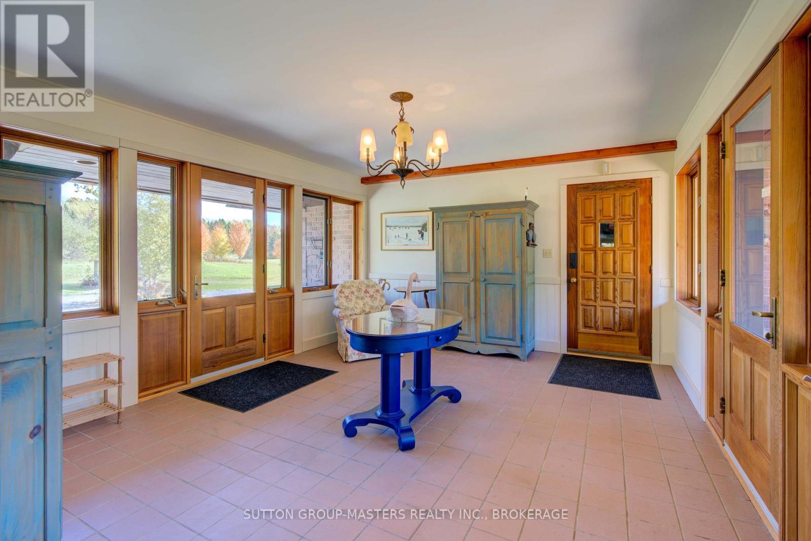 314 Baseline Road, Frontenac Islands (The Islands), ON - Indoor Photo Showing Other Room