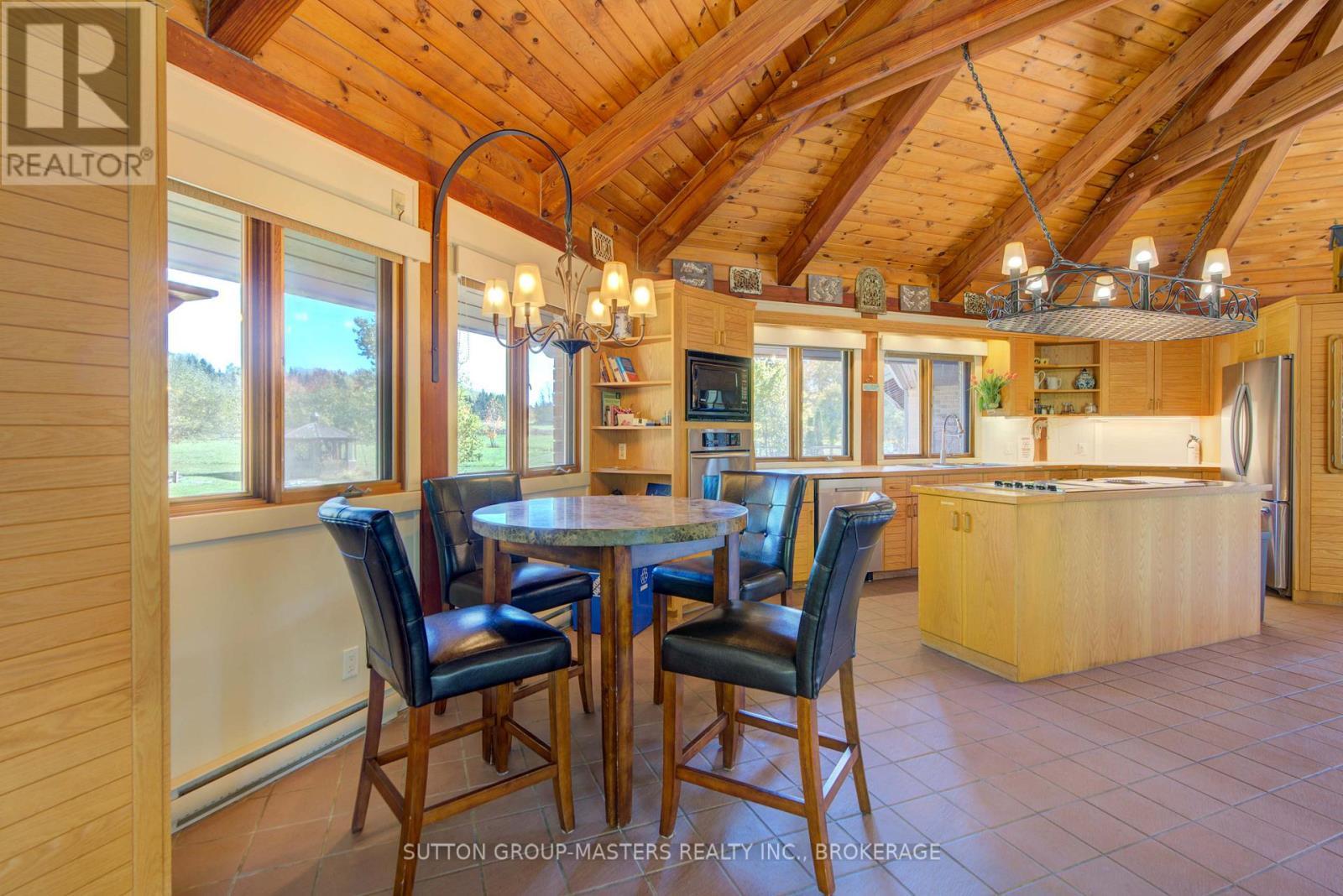 314 Baseline Road, Frontenac Islands (The Islands), ON - Indoor Photo Showing Dining Room