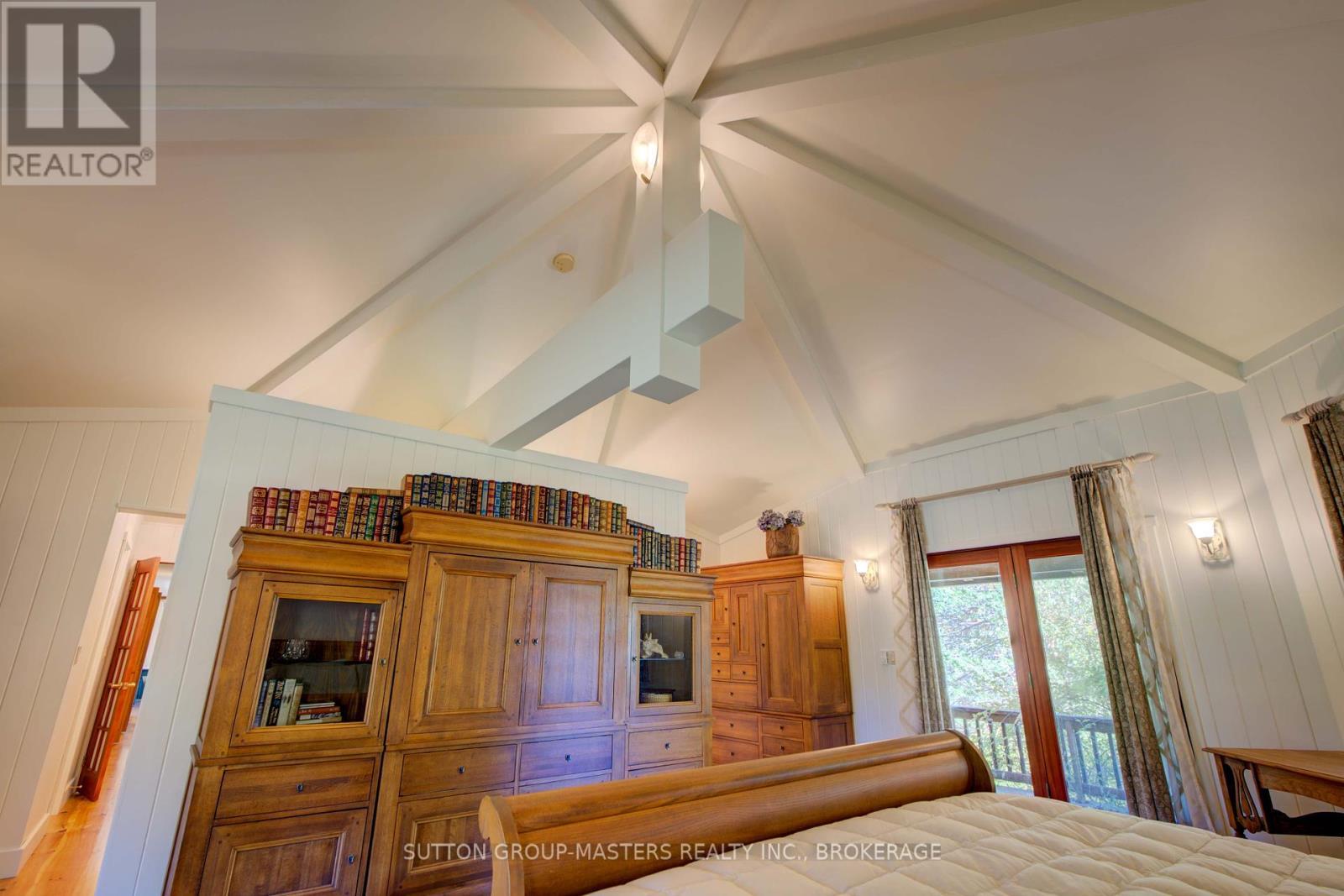 314 Baseline Road, Frontenac Islands (The Islands), ON - Indoor Photo Showing Bedroom