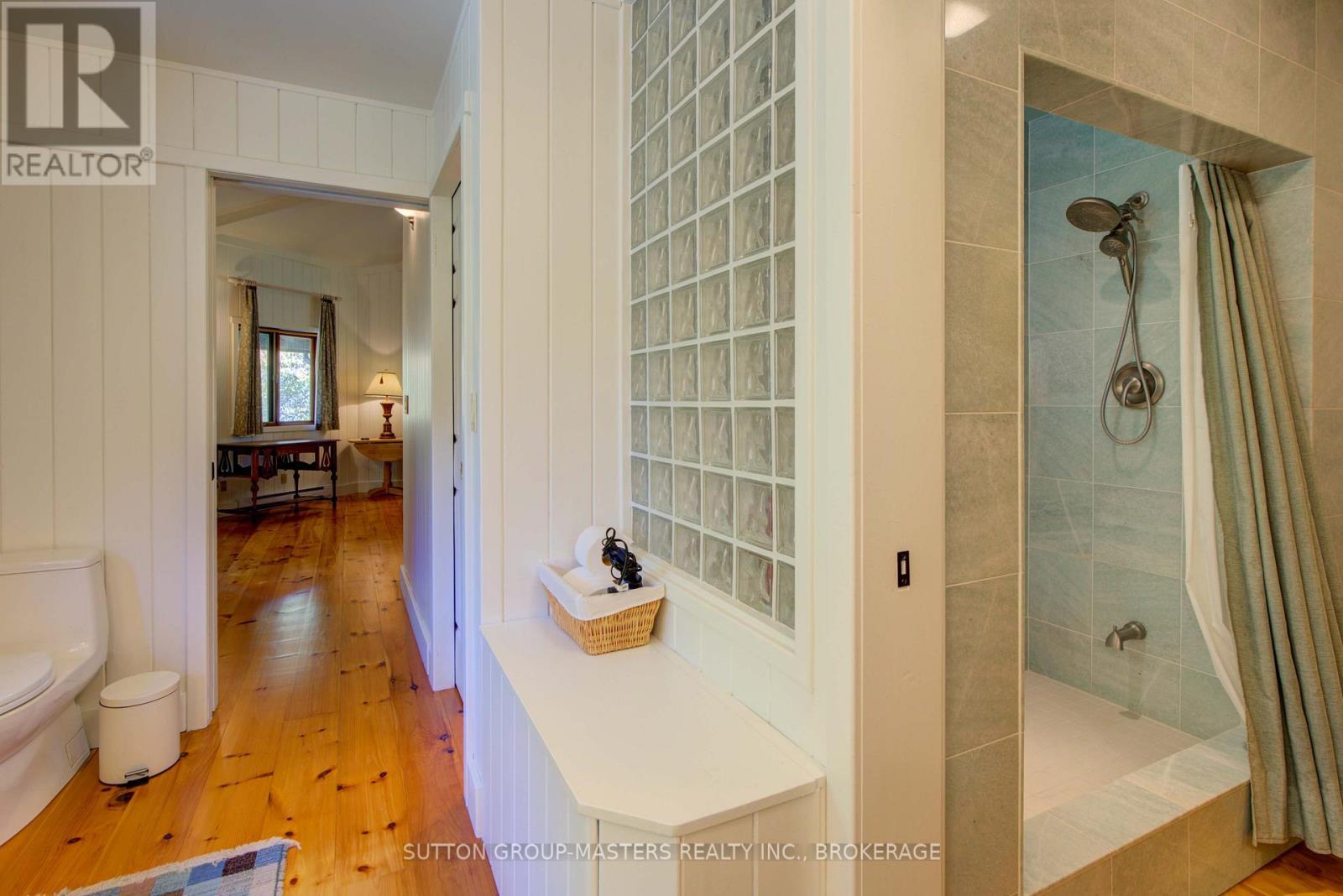 314 Baseline Road, Frontenac Islands (The Islands), ON - Indoor Photo Showing Bathroom
