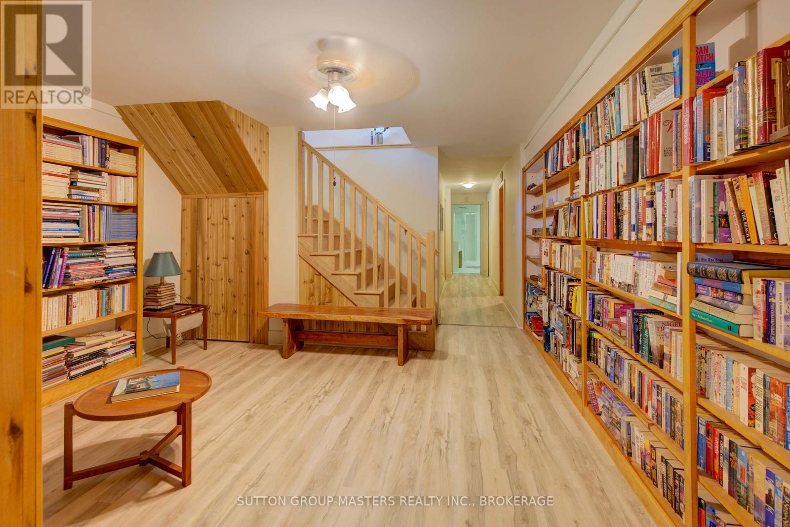 314 Baseline Road, Frontenac Islands (The Islands), ON - Indoor Photo Showing Other Room