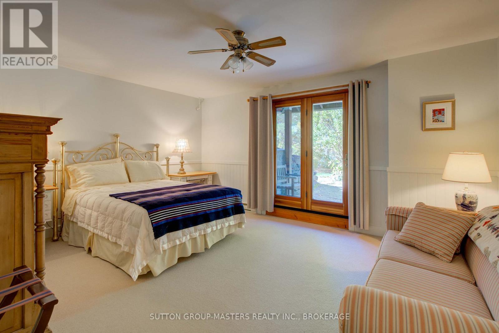 314 Baseline Road, Frontenac Islands (The Islands), ON - Indoor Photo Showing Bedroom