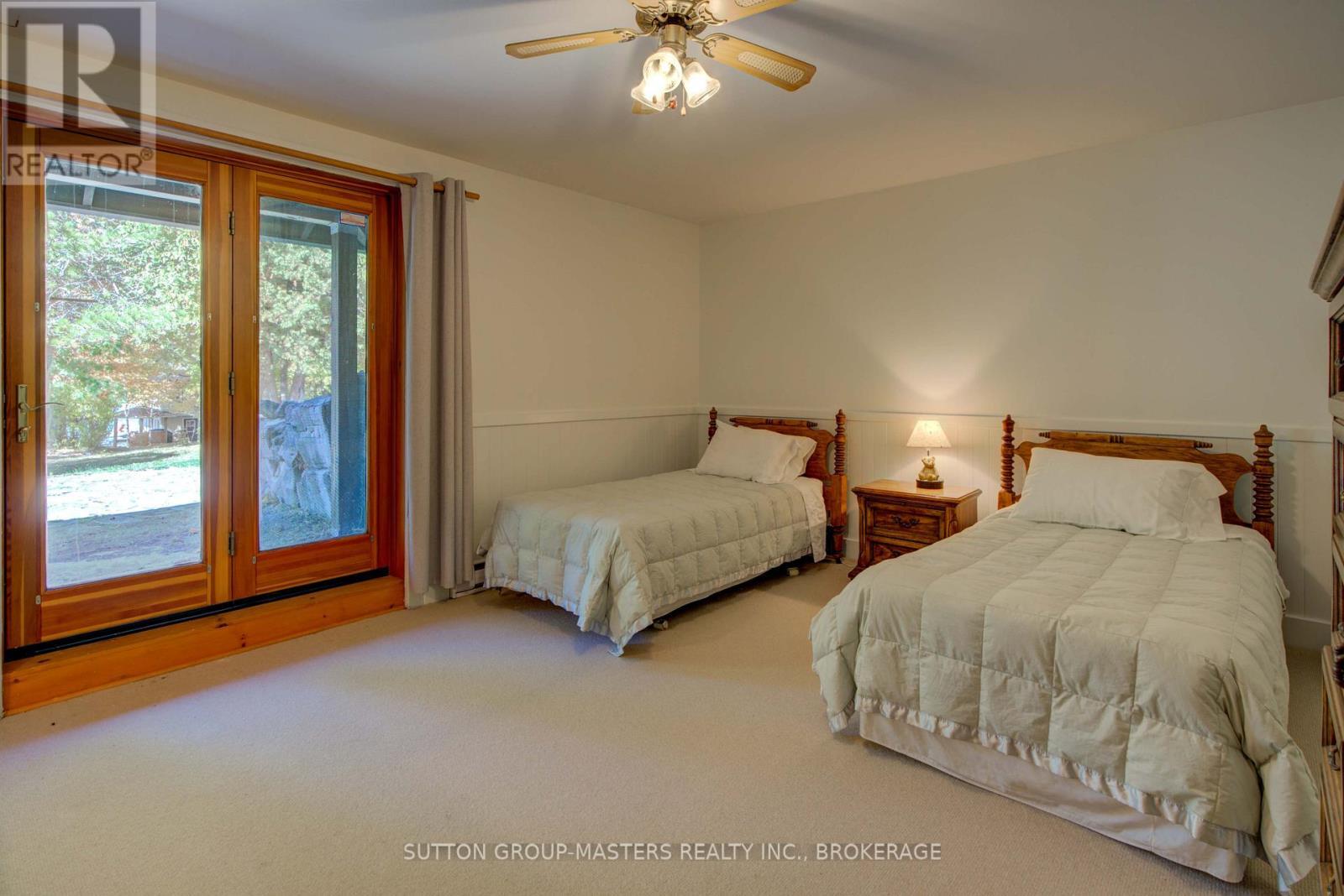 314 Baseline Road, Frontenac Islands (The Islands), ON - Indoor Photo Showing Bedroom