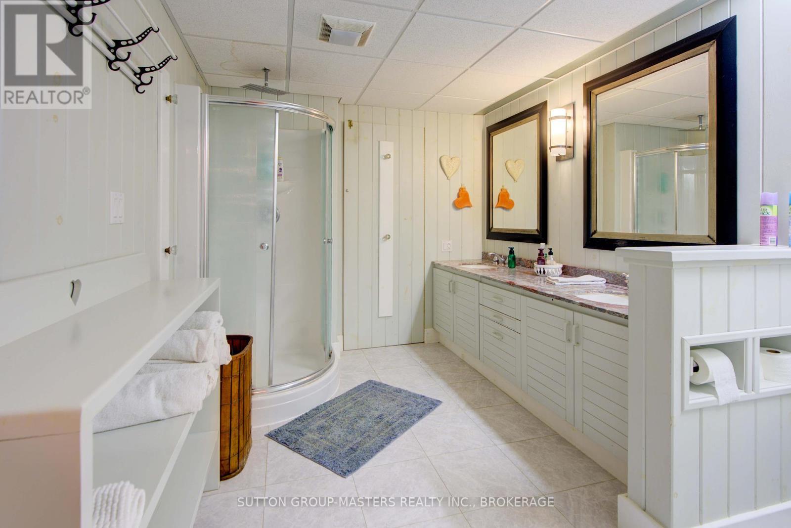 314 Baseline Road, Frontenac Islands (The Islands), ON - Indoor Photo Showing Bathroom