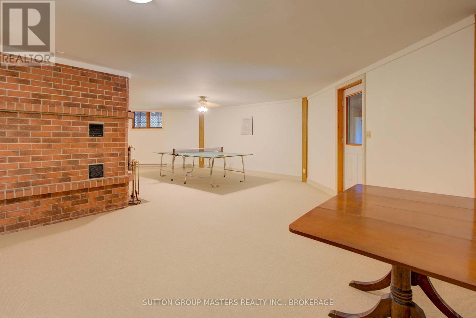 314 Baseline Road, Frontenac Islands (The Islands), ON - Indoor Photo Showing Other Room