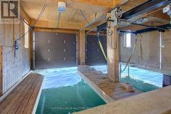 Lift for approx. 24 foot boat -