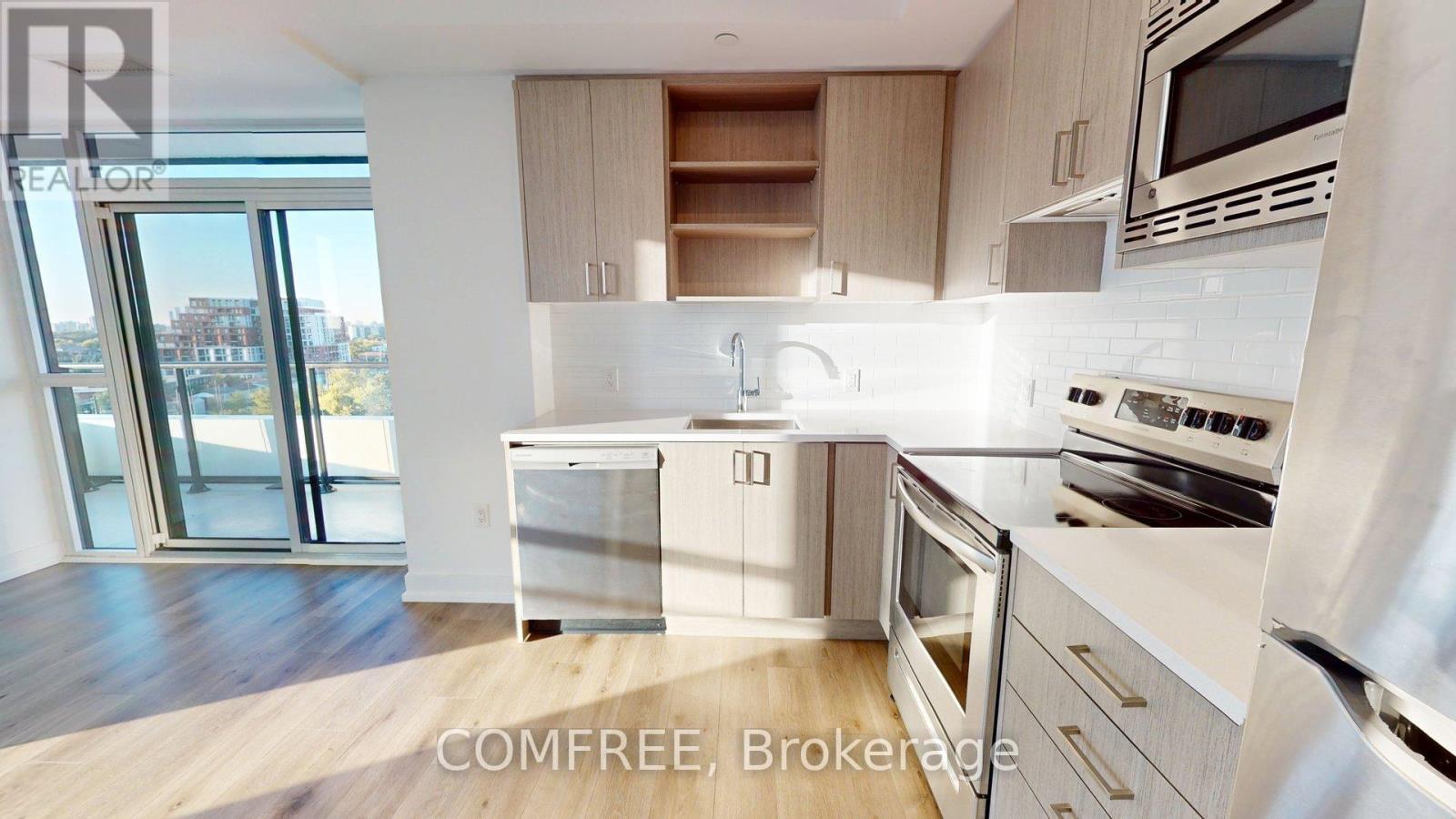 621 - 60 George Butchart Drive, Toronto (Downsview-Roding-Cfb), ON - Indoor Photo Showing Kitchen With Stainless Steel Kitchen With Upgraded Kitchen