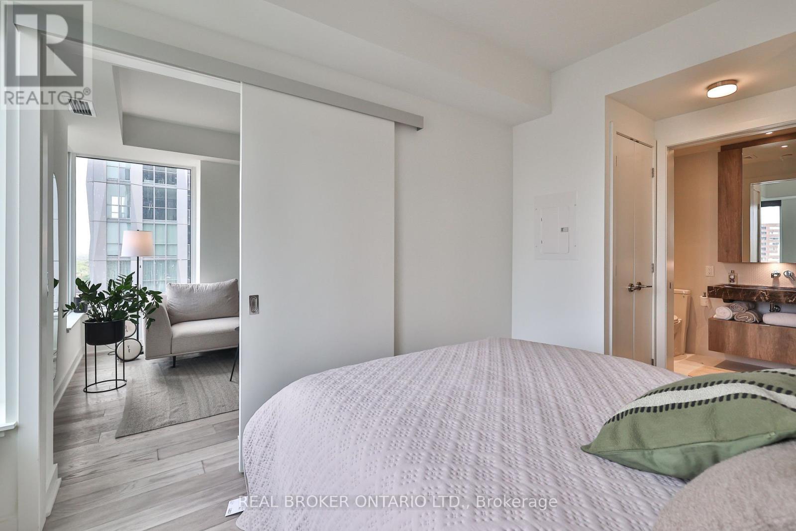 Primary Bedroom - 1205 - 11 Yorkville Avenue, Toronto, ON - Indoor Photo Showing Bedroom