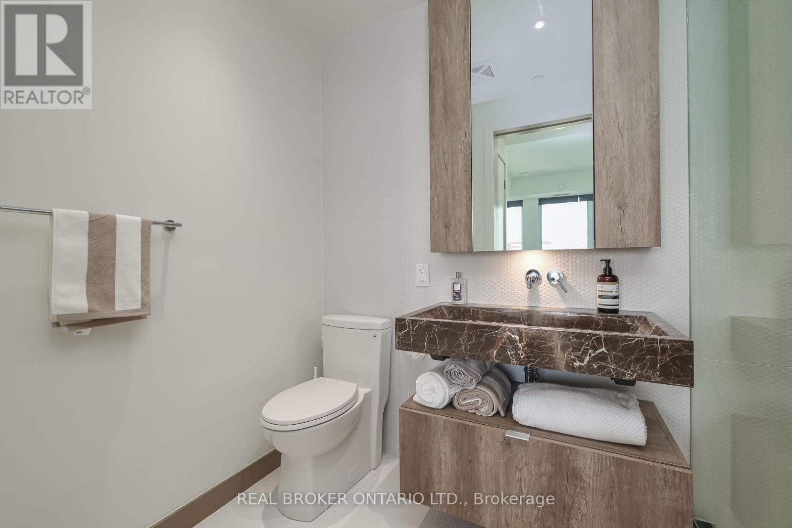 Ensuite Bath - 1205 - 11 Yorkville Avenue, Toronto, ON - Indoor Photo Showing Bathroom