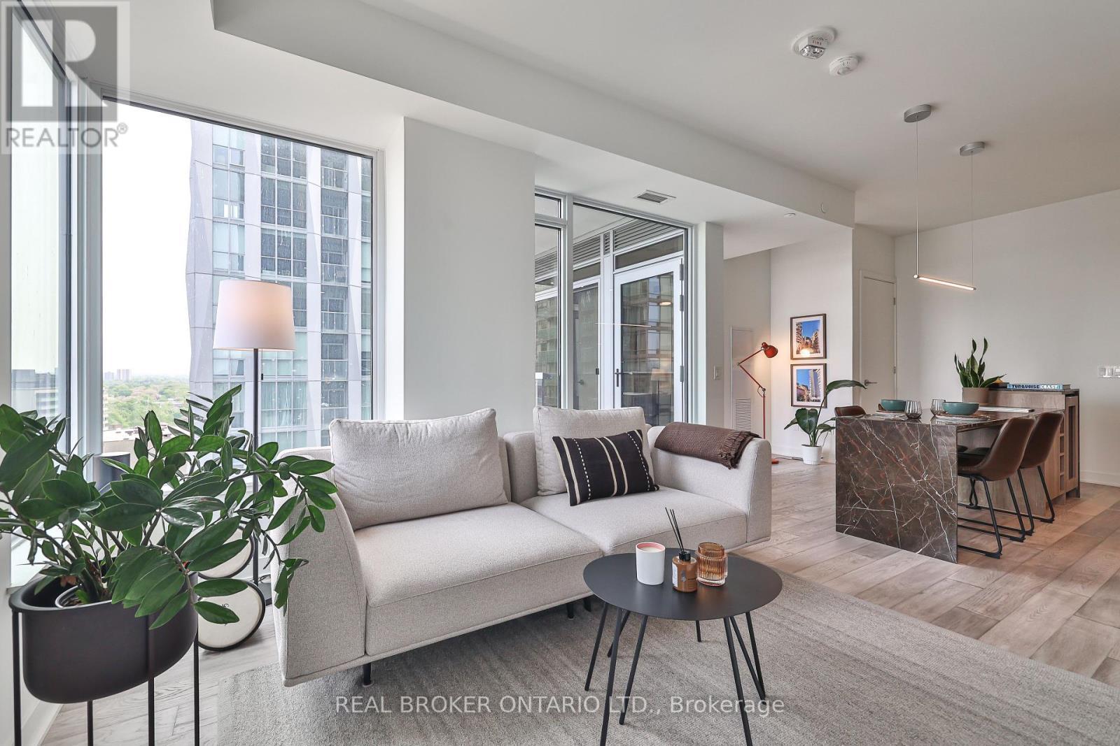 Living Room - 1205 - 11 Yorkville Avenue, Toronto, ON - Indoor Photo Showing Living Room