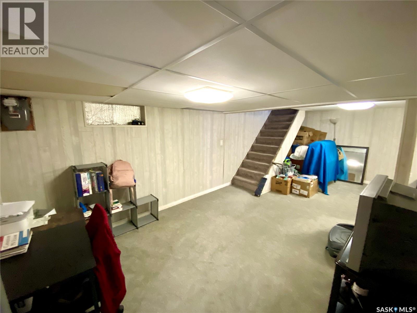 204 4Th Street E, Carnduff, SK - Indoor