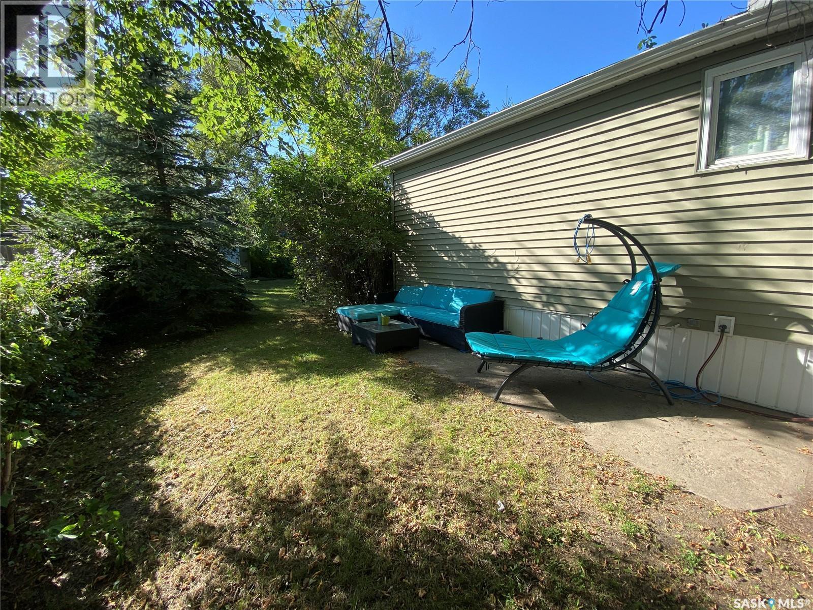 204 4Th Street E, Carnduff, SK - Outdoor
