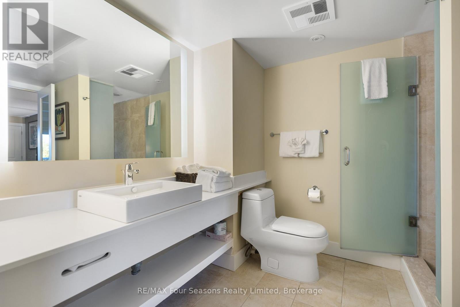 6210/6212 - 9 Harbour Street E, Collingwood, ON