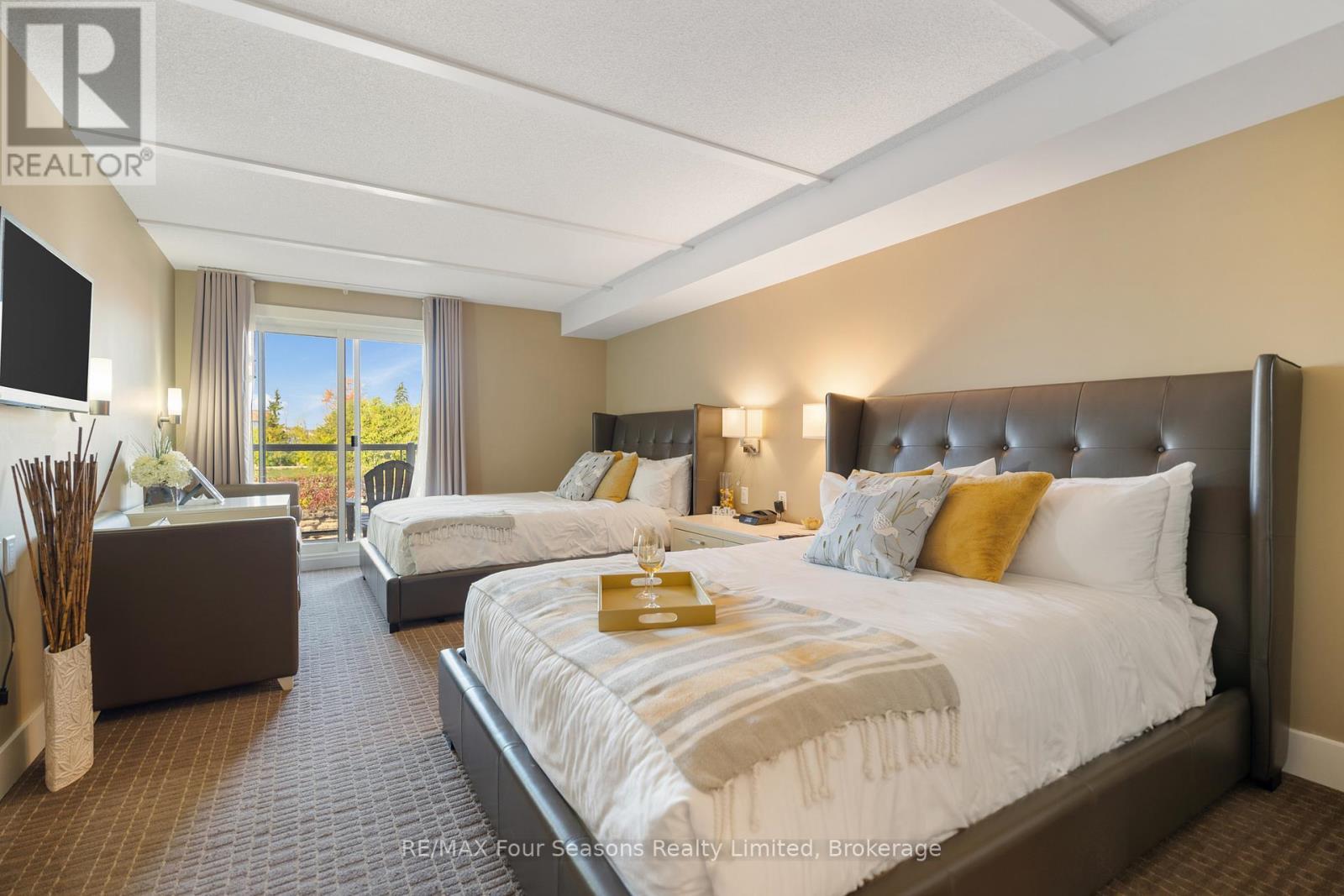 6210/6212 - 9 Harbour Street E, Collingwood, ON