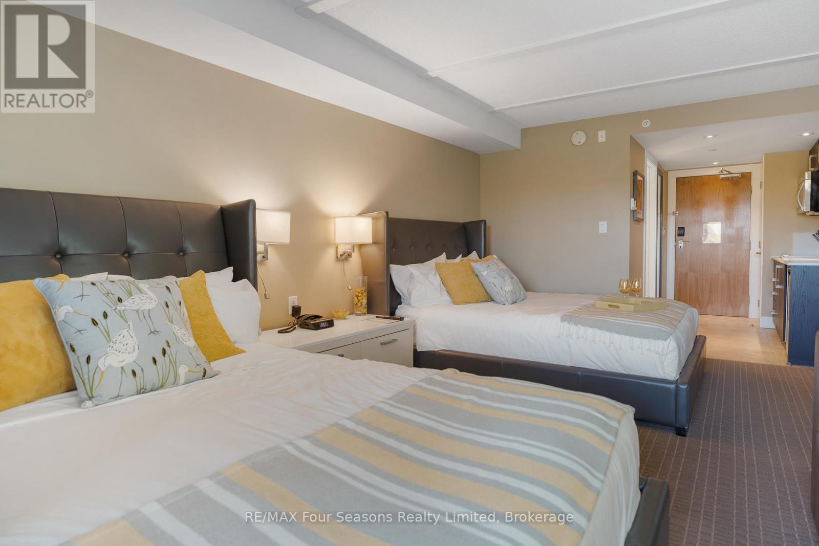 6210/6212 - 9 Harbour Street E, Collingwood, ON