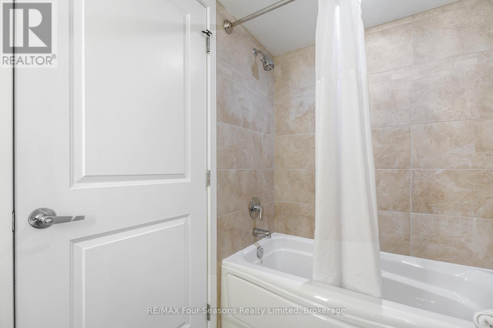 6210/6212 - 9 Harbour Street E, Collingwood, ON