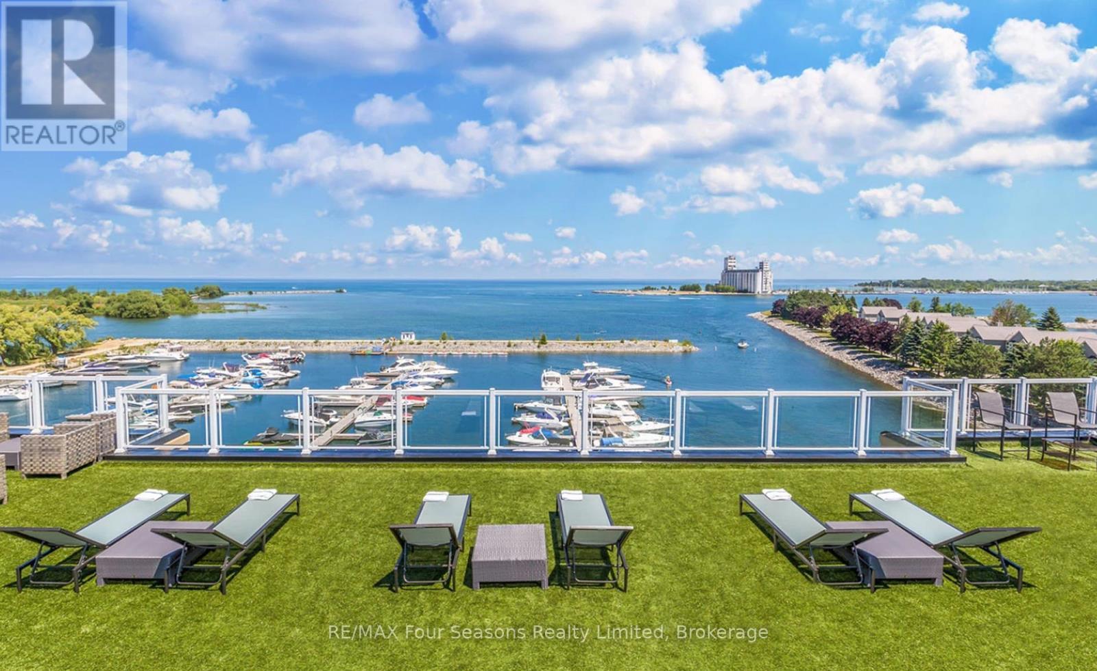 Rooftop - 6210/6212 - 9 Harbour Street E, Collingwood, ON