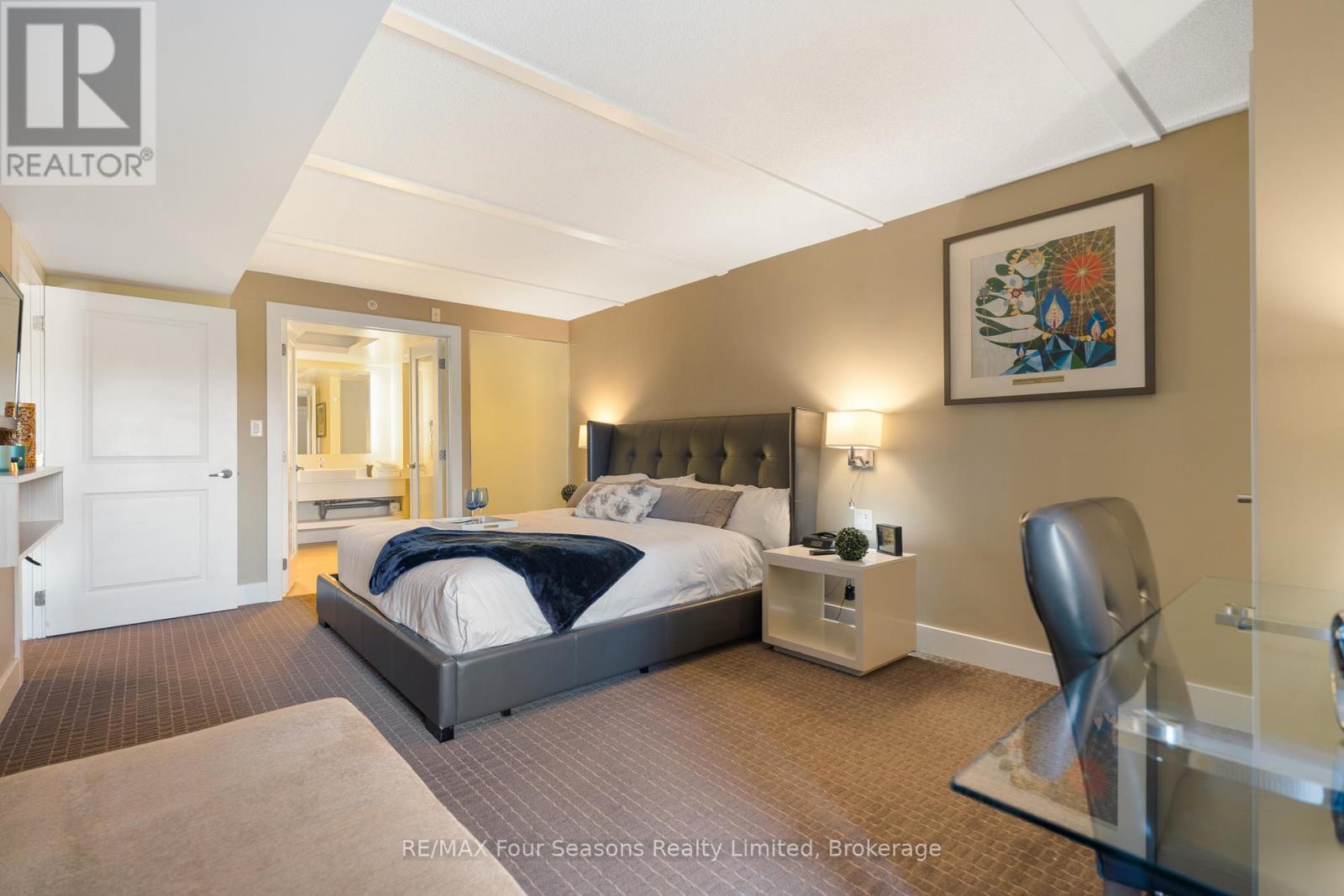 6210/6212 - 9 Harbour Street E, Collingwood, ON