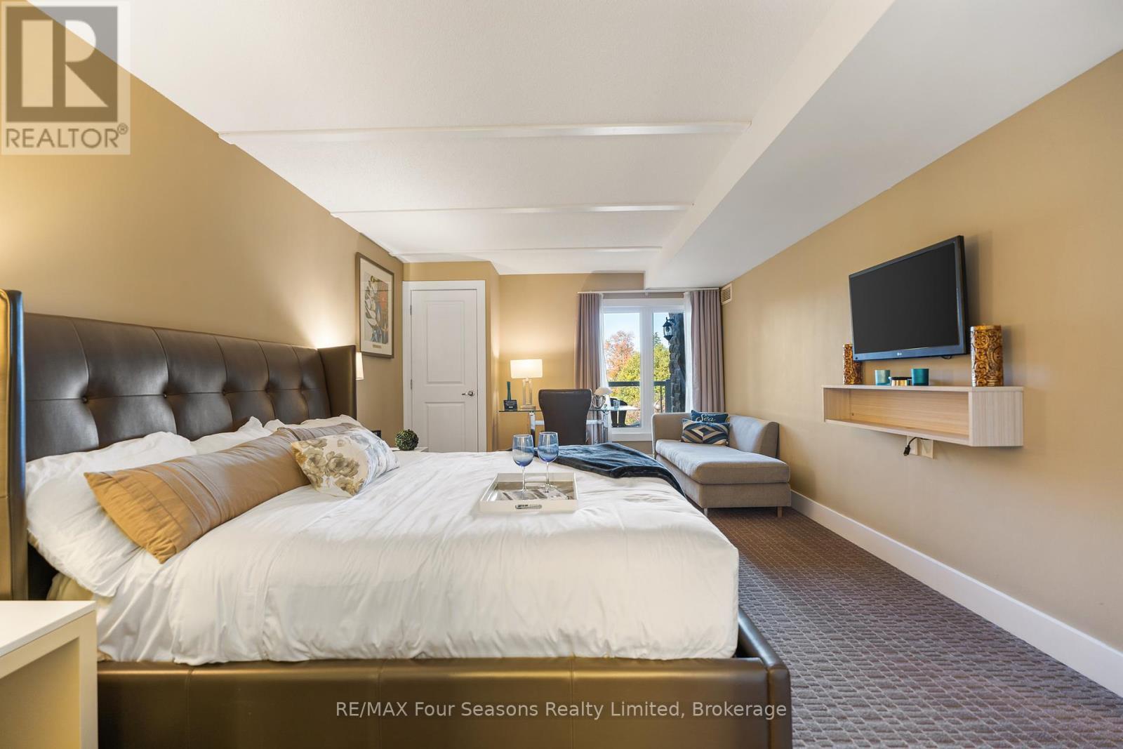 6210/6212 - 9 Harbour Street E, Collingwood, ON