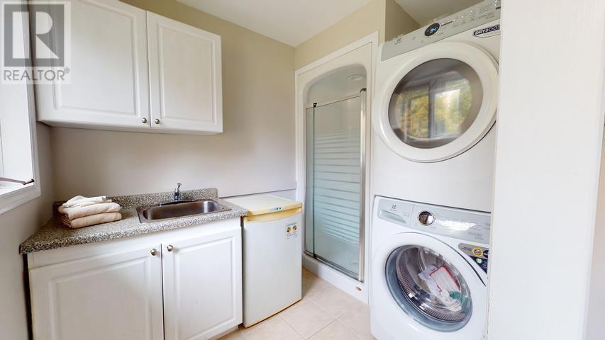 200 Watson Rd, Echo Bay, ON - Indoor Photo Showing Laundry Room