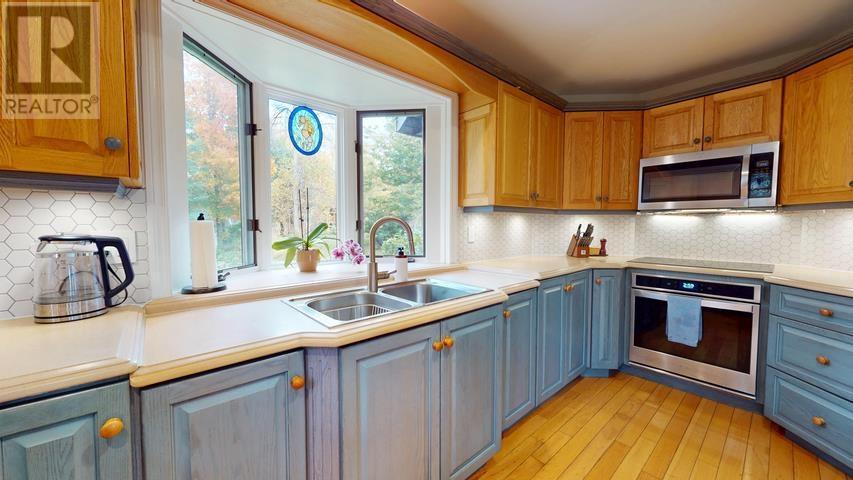 200 Watson Rd, Echo Bay, ON - Indoor Photo Showing Kitchen With Double Sink With Upgraded Kitchen
