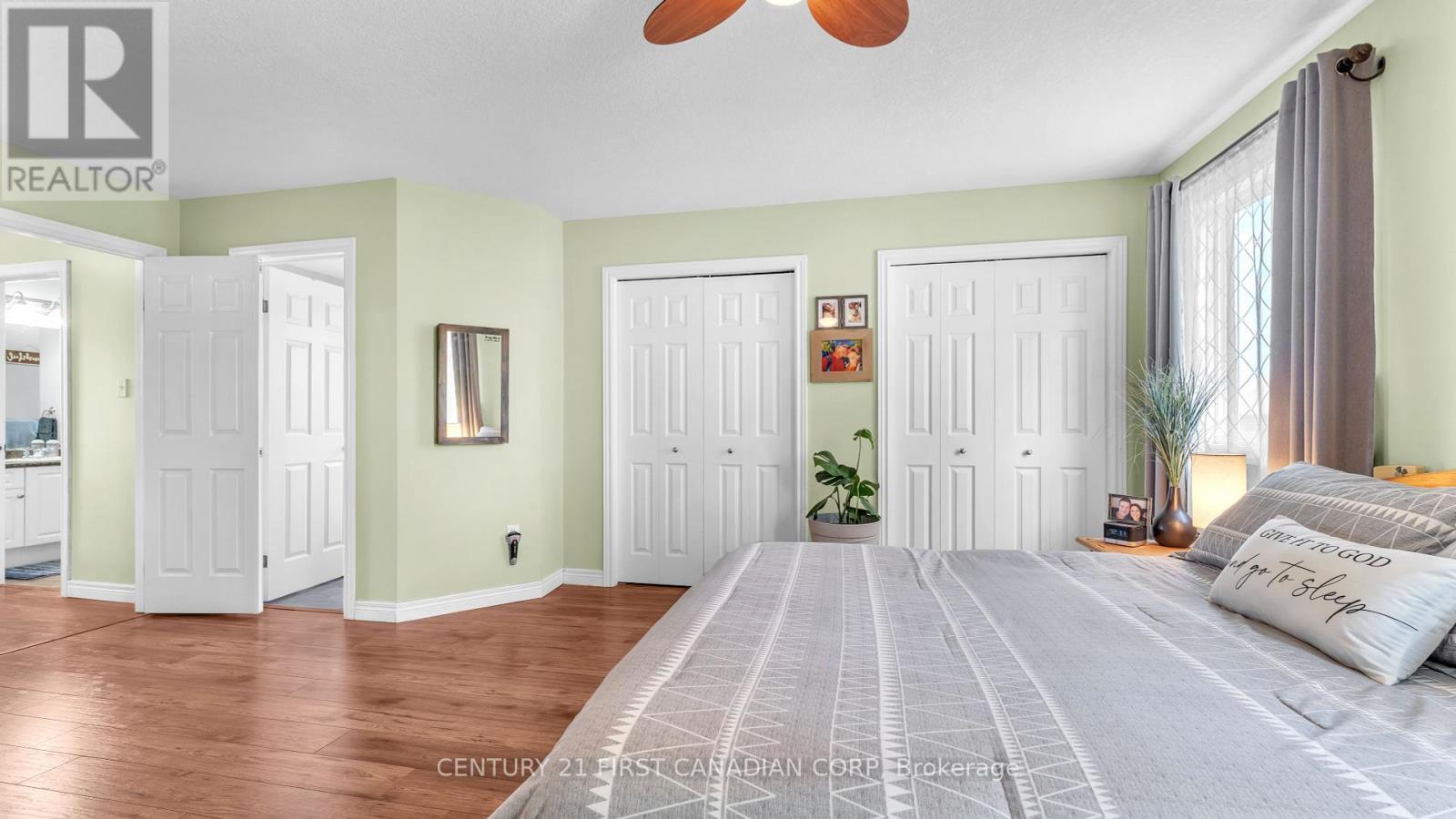916 Cresthaven Crescent, London South (South L), ON - Indoor Photo Showing Bedroom