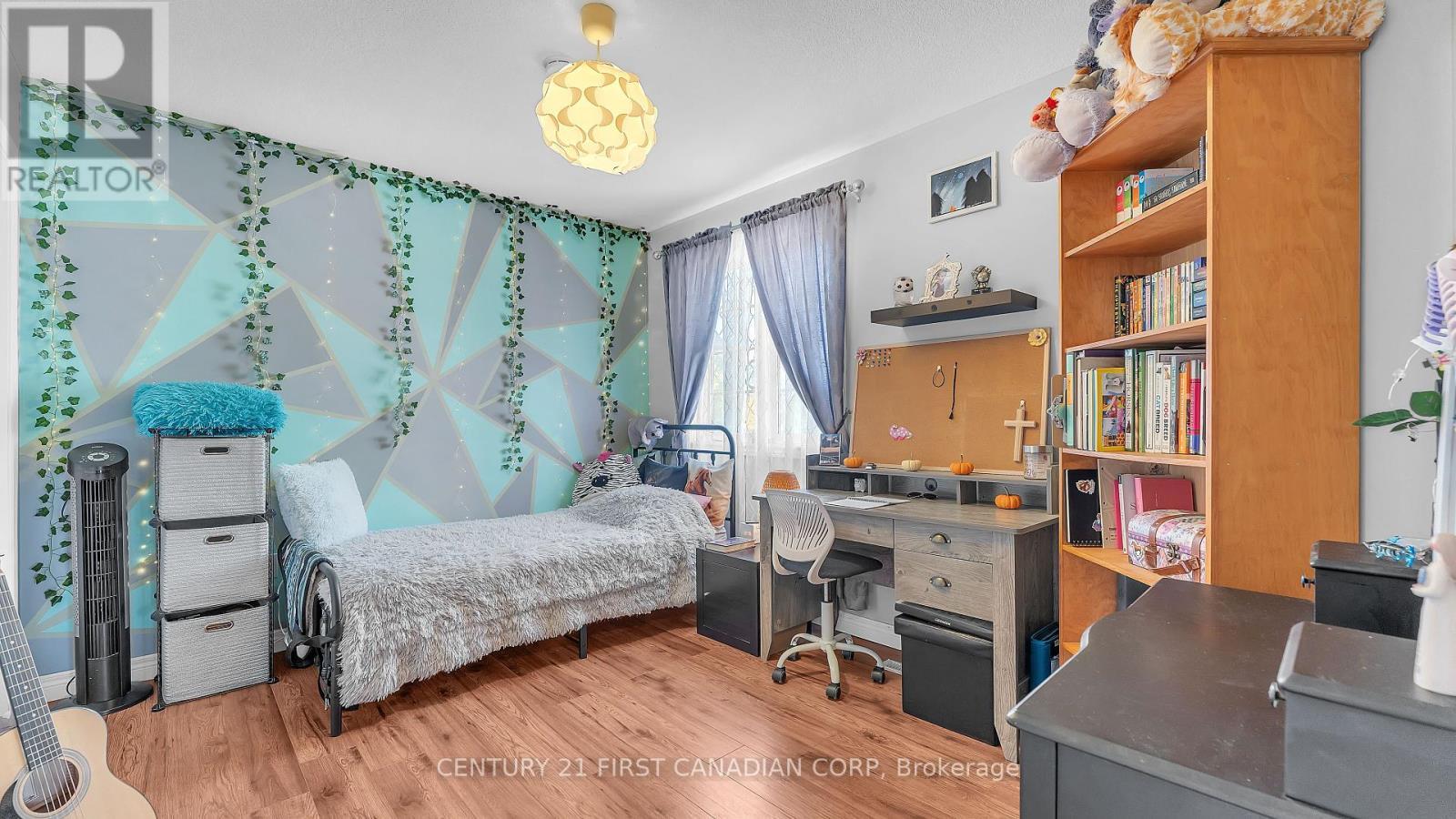 916 Cresthaven Crescent, London South (South L), ON - Indoor Photo Showing Bedroom