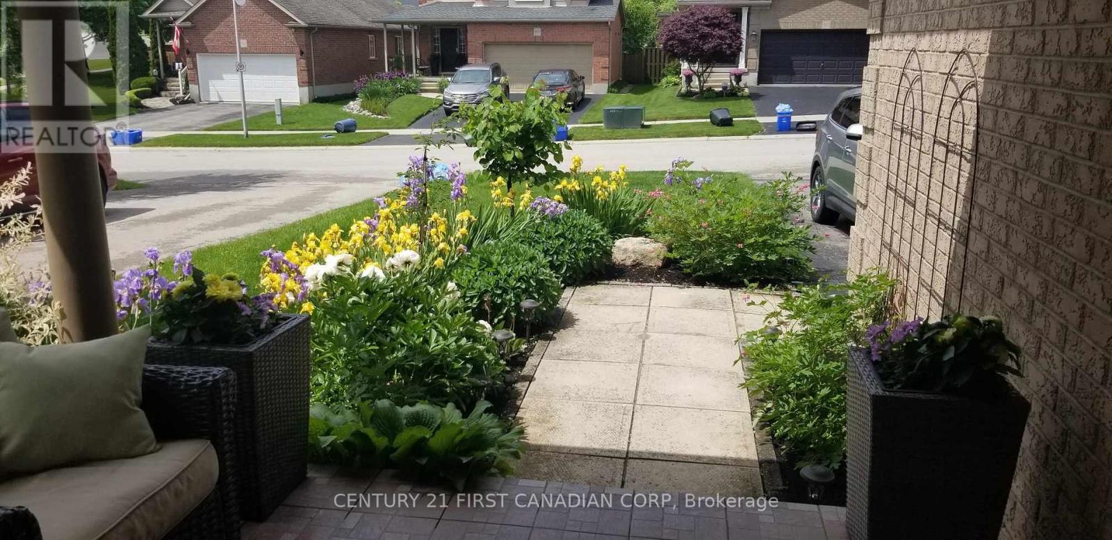 Summer View from Front Porch - 916 Cresthaven Crescent, London South (South L), ON - Outdoor