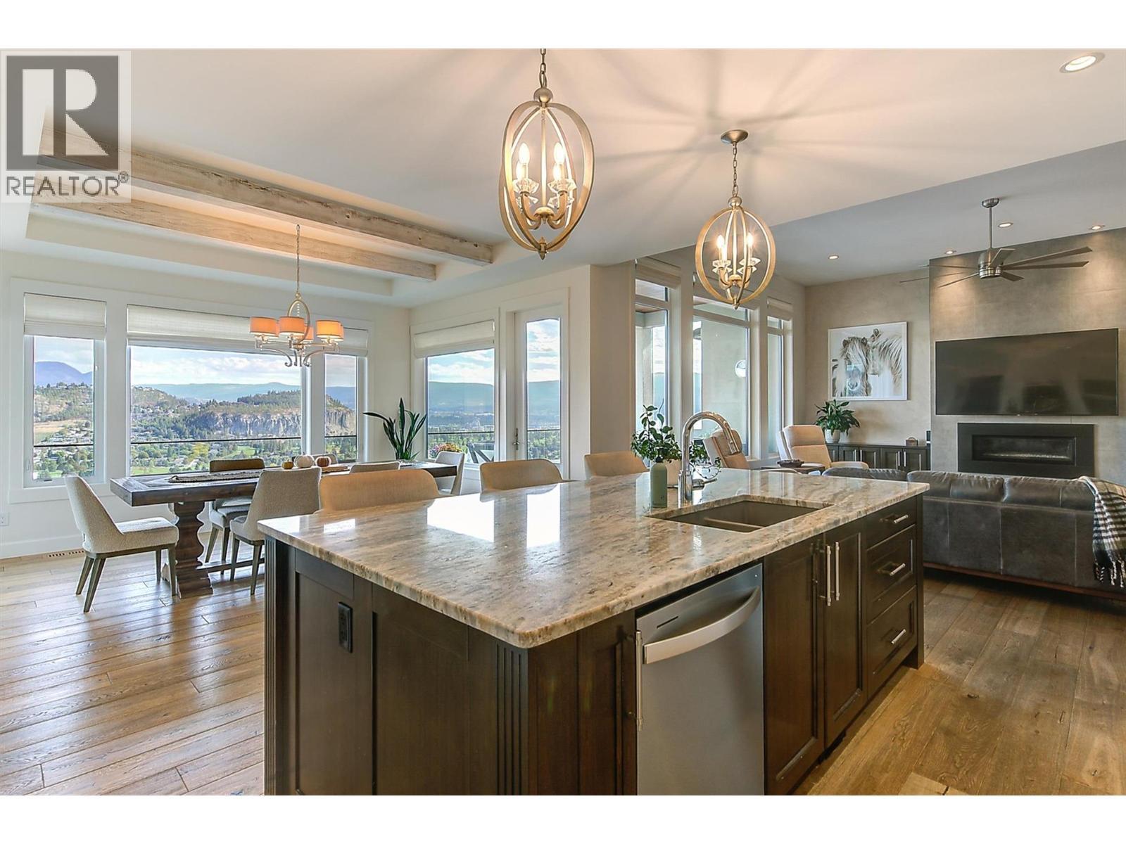 738 Highpointe Drive, Kelowna, BC - Indoor Photo Showing Kitchen With Double Sink