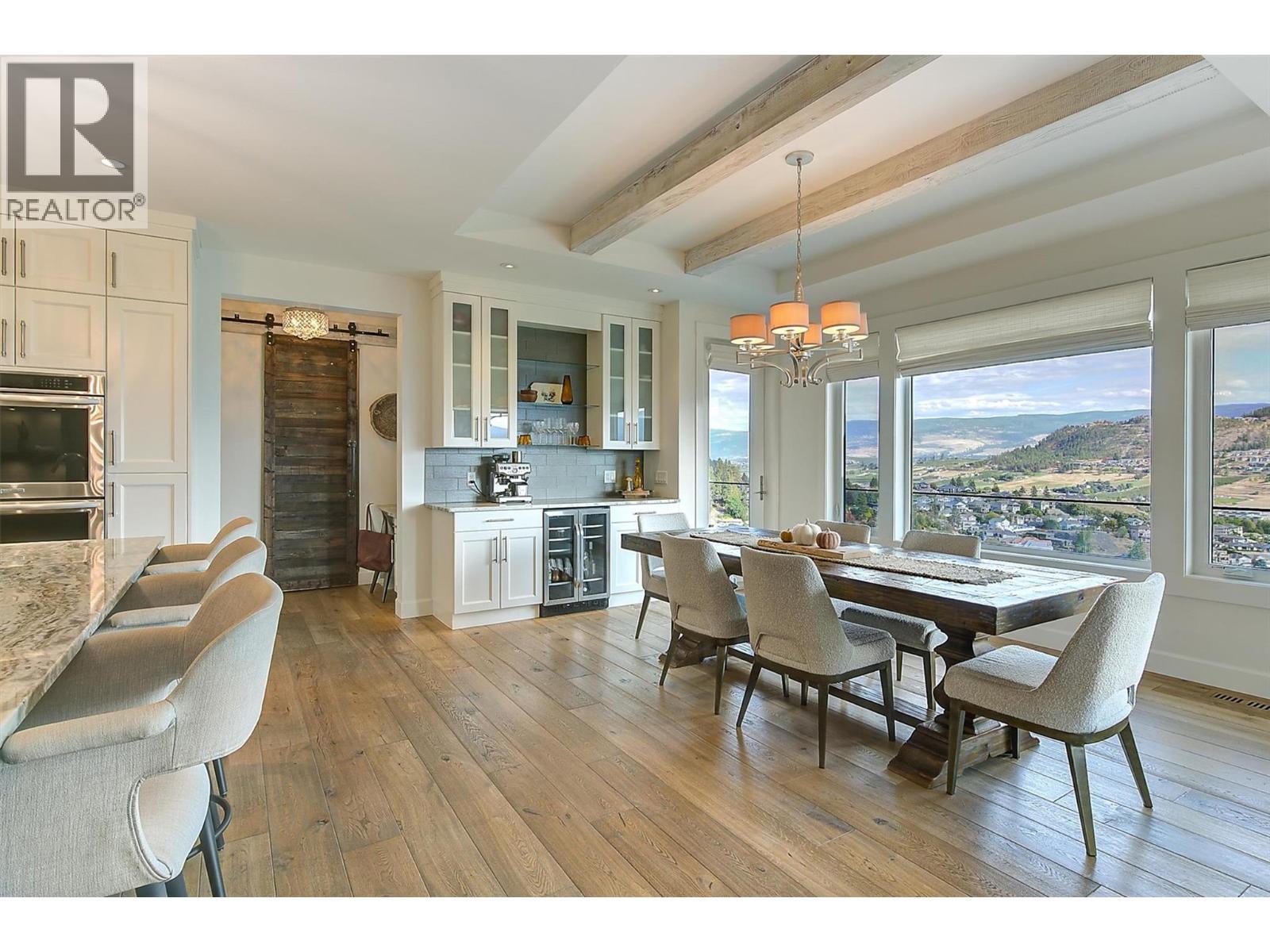 738 Highpointe Drive, Kelowna, BC - Indoor Photo Showing Dining Room