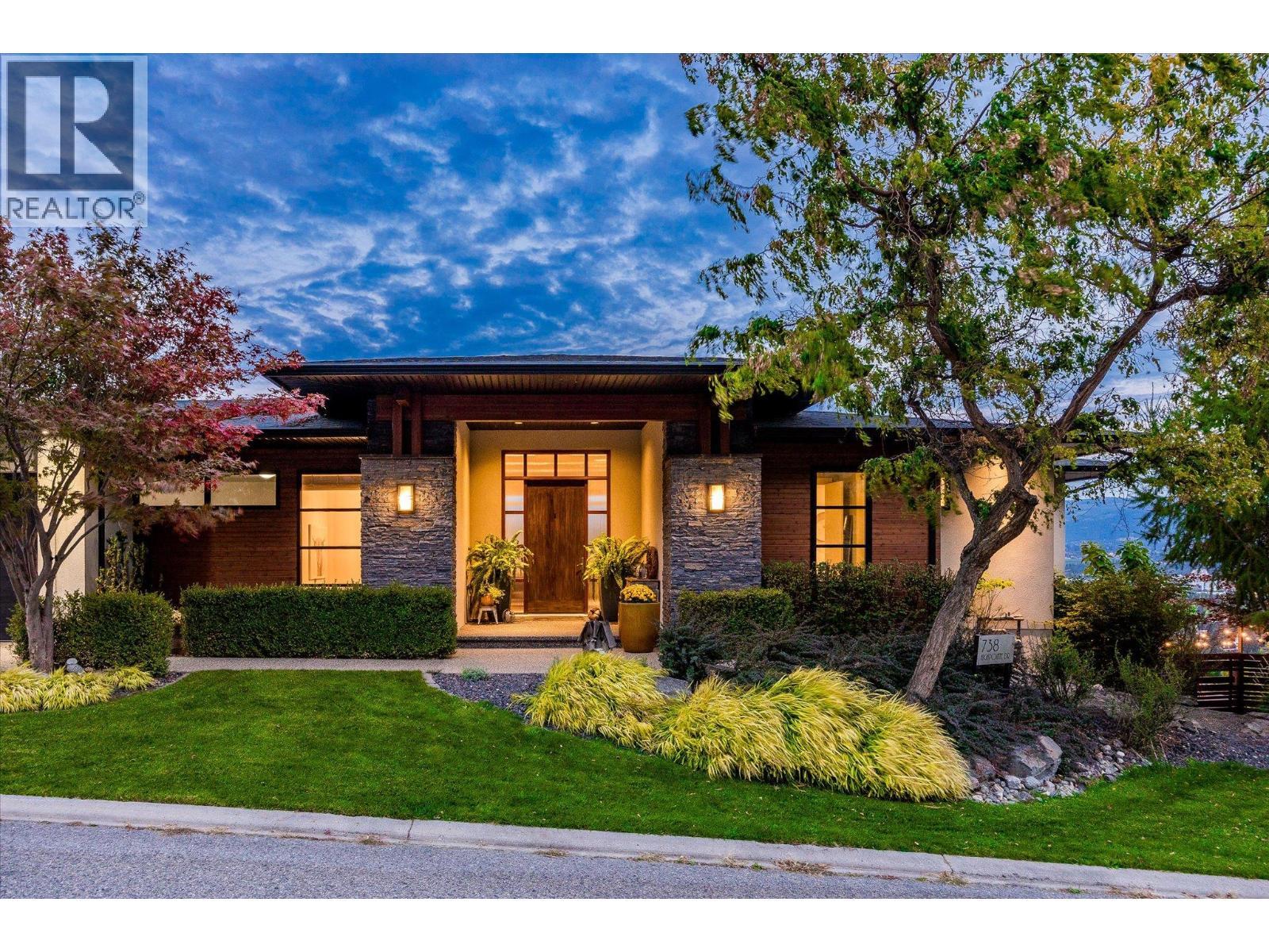 Mature low maintenance landscaping - 738 Highpointe Drive, Kelowna, BC - Outdoor