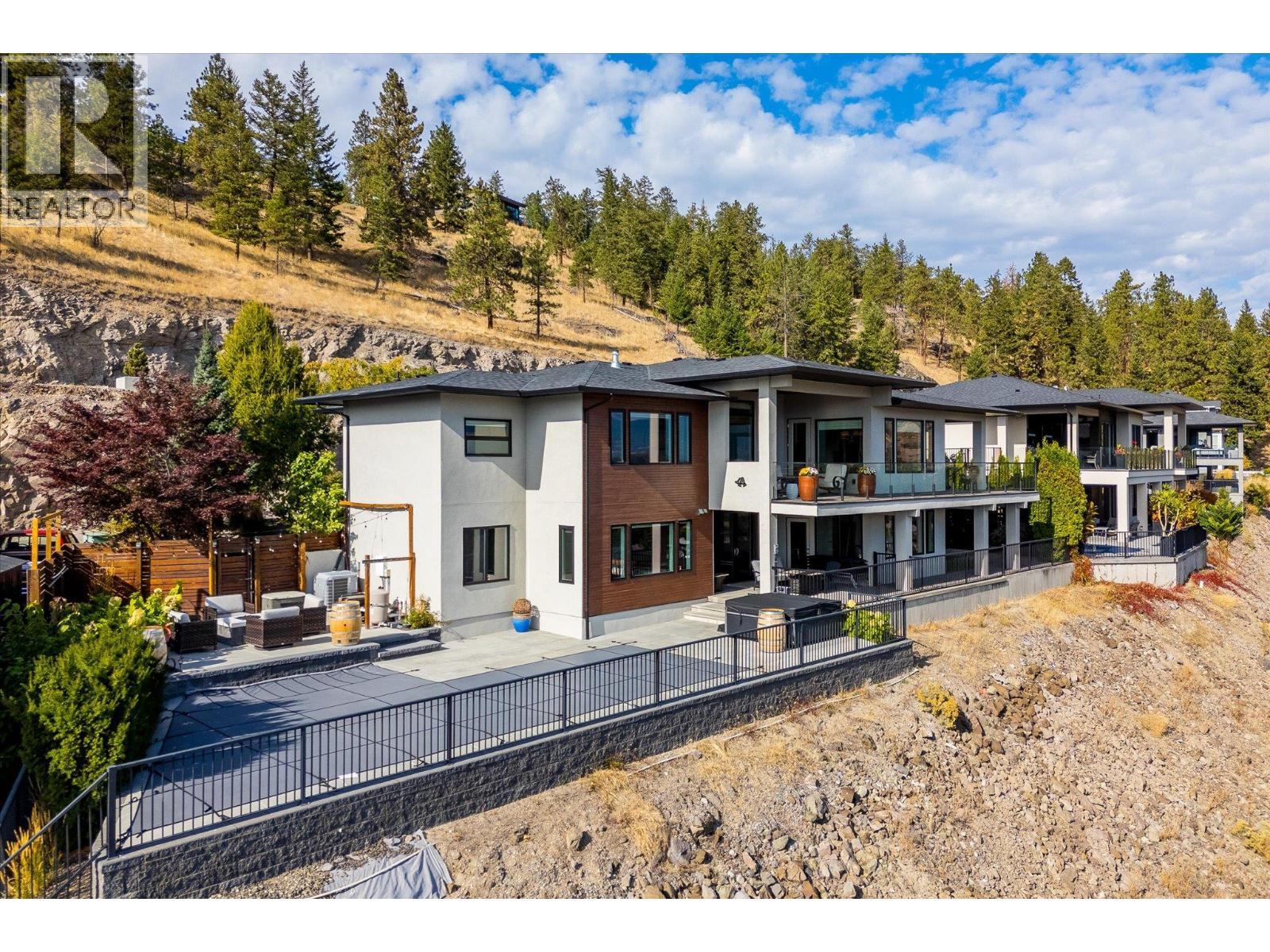 738 Highpointe Drive, Kelowna, BC - Outdoor