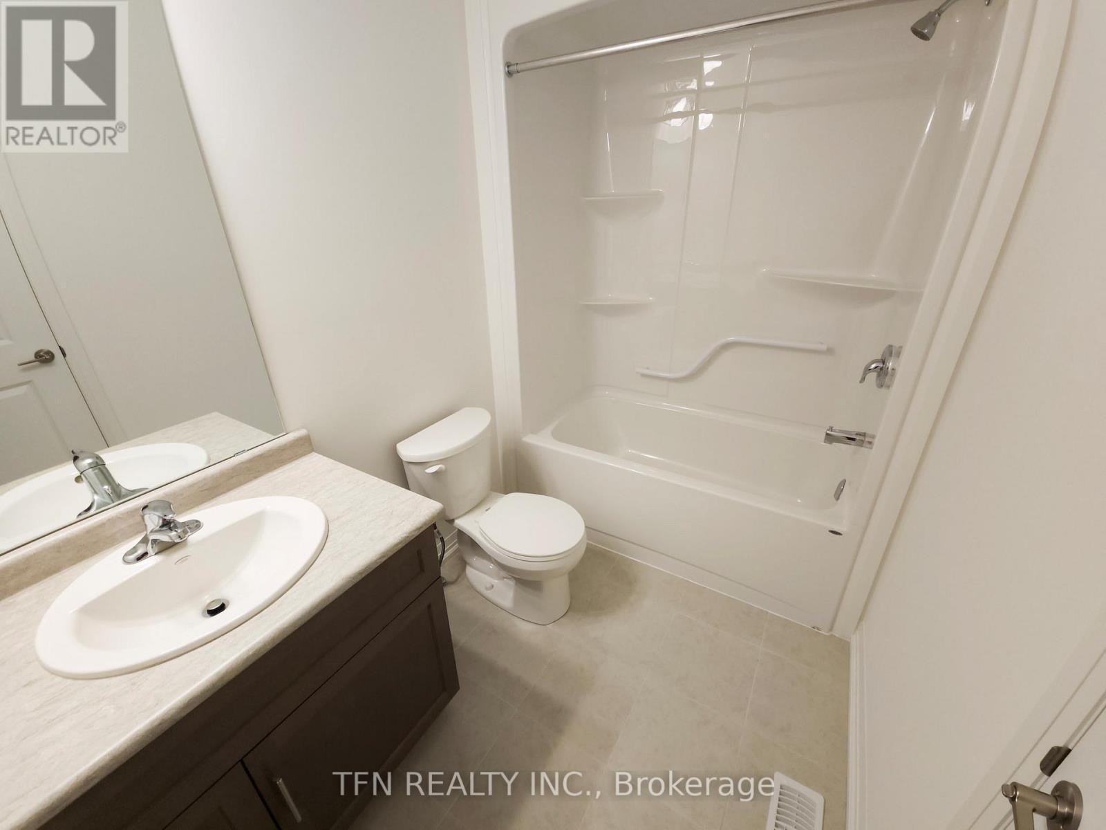 180 Bur Oak Drive, Thorold, ON - Indoor Photo Showing Bathroom