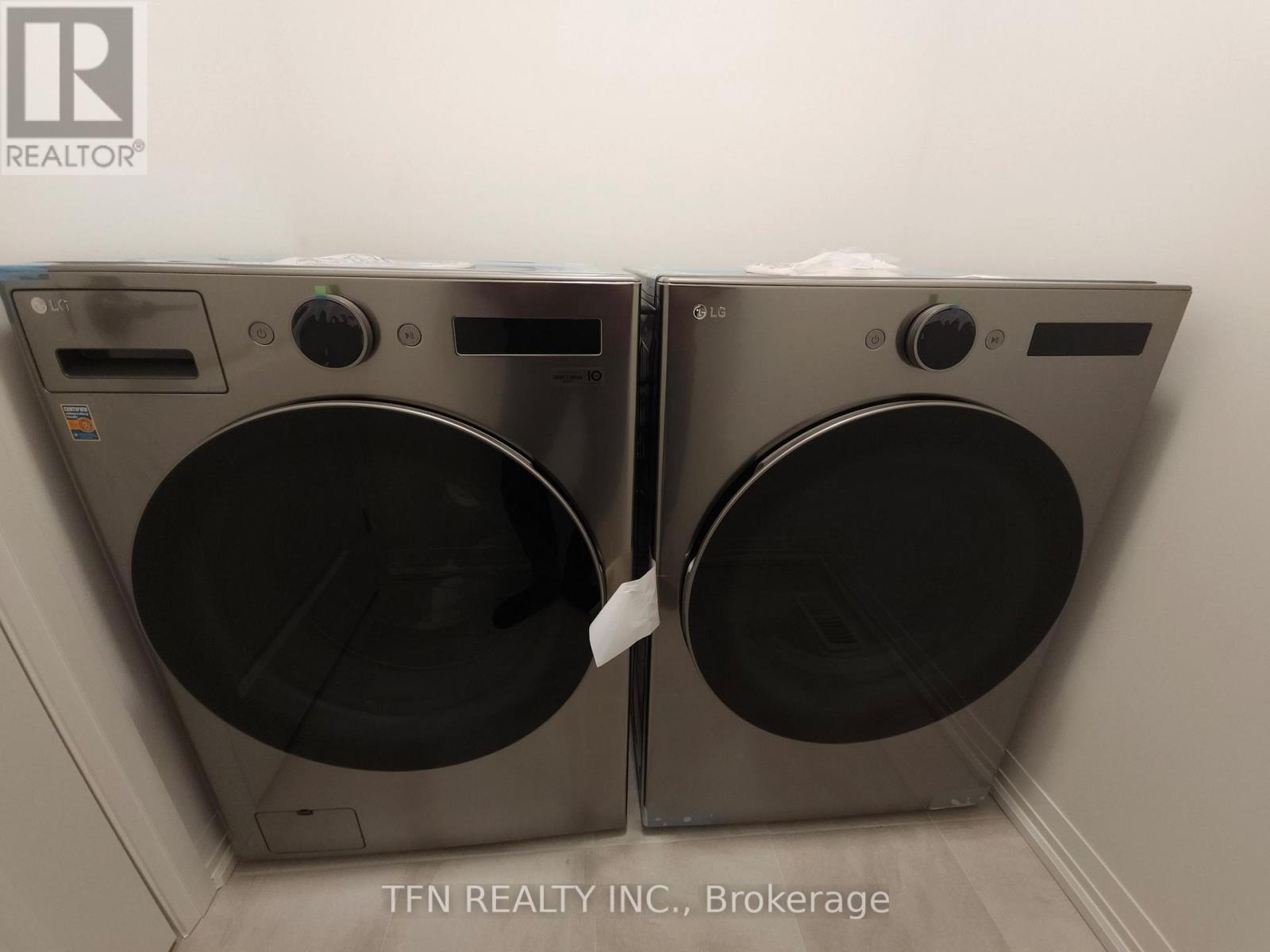 180 Bur Oak Drive, Thorold, ON - Indoor Photo Showing Laundry Room