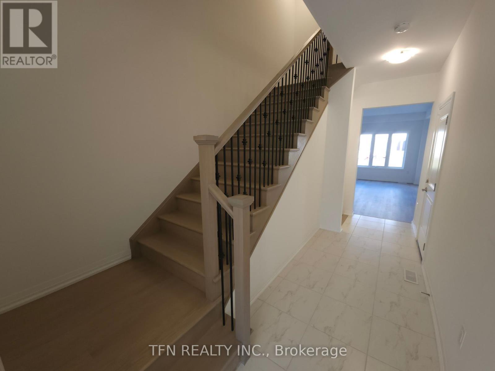 180 Bur Oak Drive, Thorold, ON - Indoor Photo Showing Other Room
