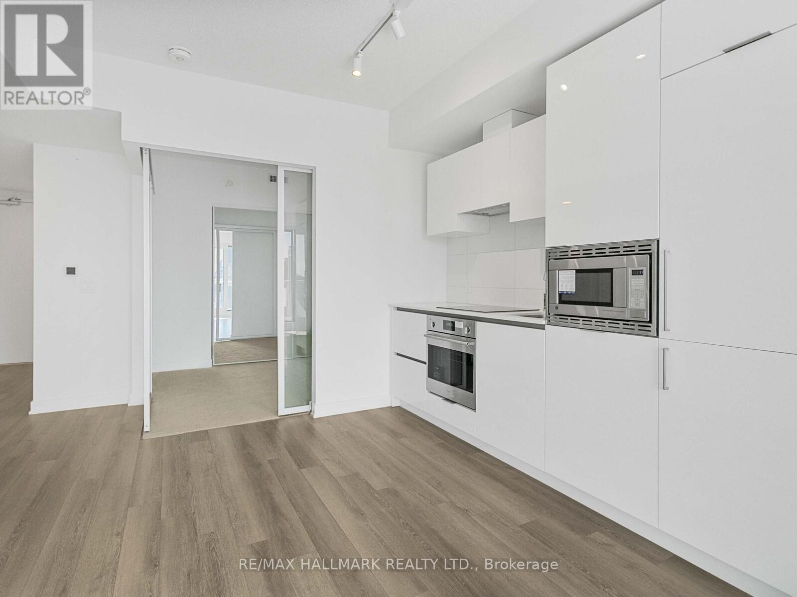 3217 - 230 Simcoe Street, Toronto, ON - Indoor Photo Showing Kitchen