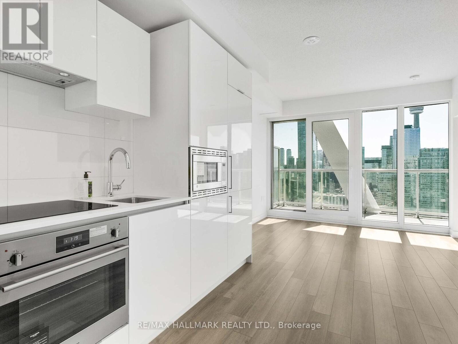 3217 - 230 Simcoe Street, Toronto, ON - Indoor Photo Showing Kitchen