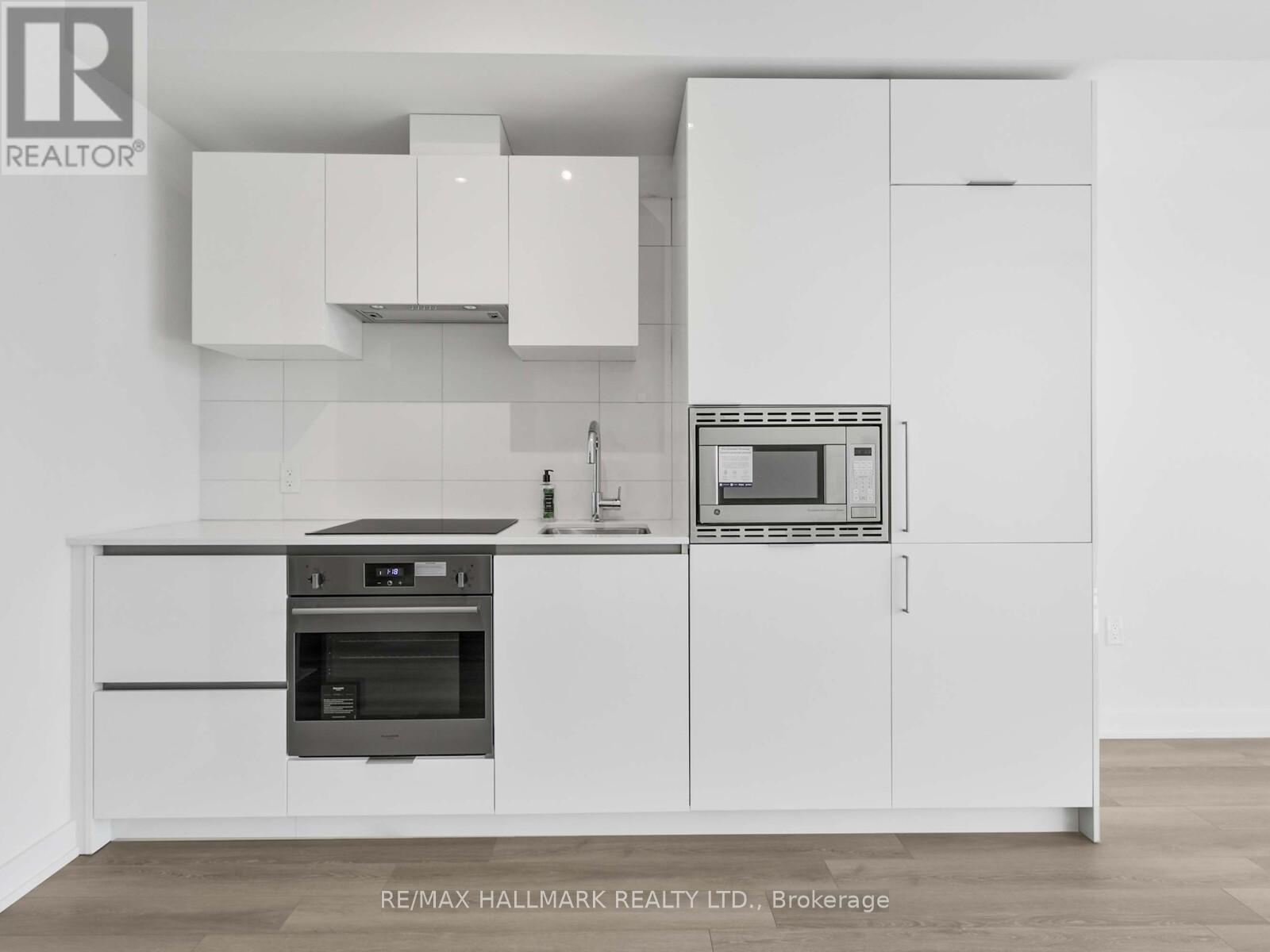 3217 - 230 Simcoe Street, Toronto, ON - Indoor Photo Showing Kitchen