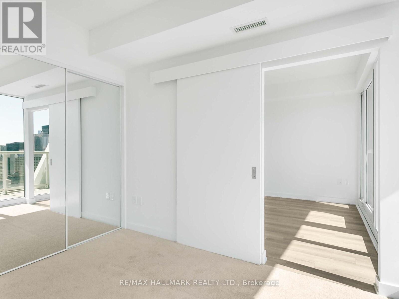 3217 - 230 Simcoe Street, Toronto, ON - Indoor Photo Showing Other Room