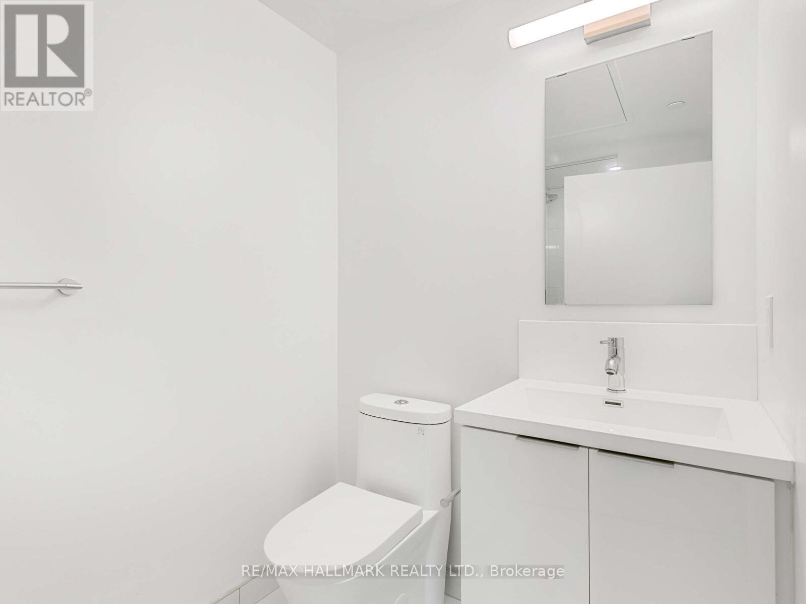 3217 - 230 Simcoe Street, Toronto, ON - Indoor Photo Showing Bathroom