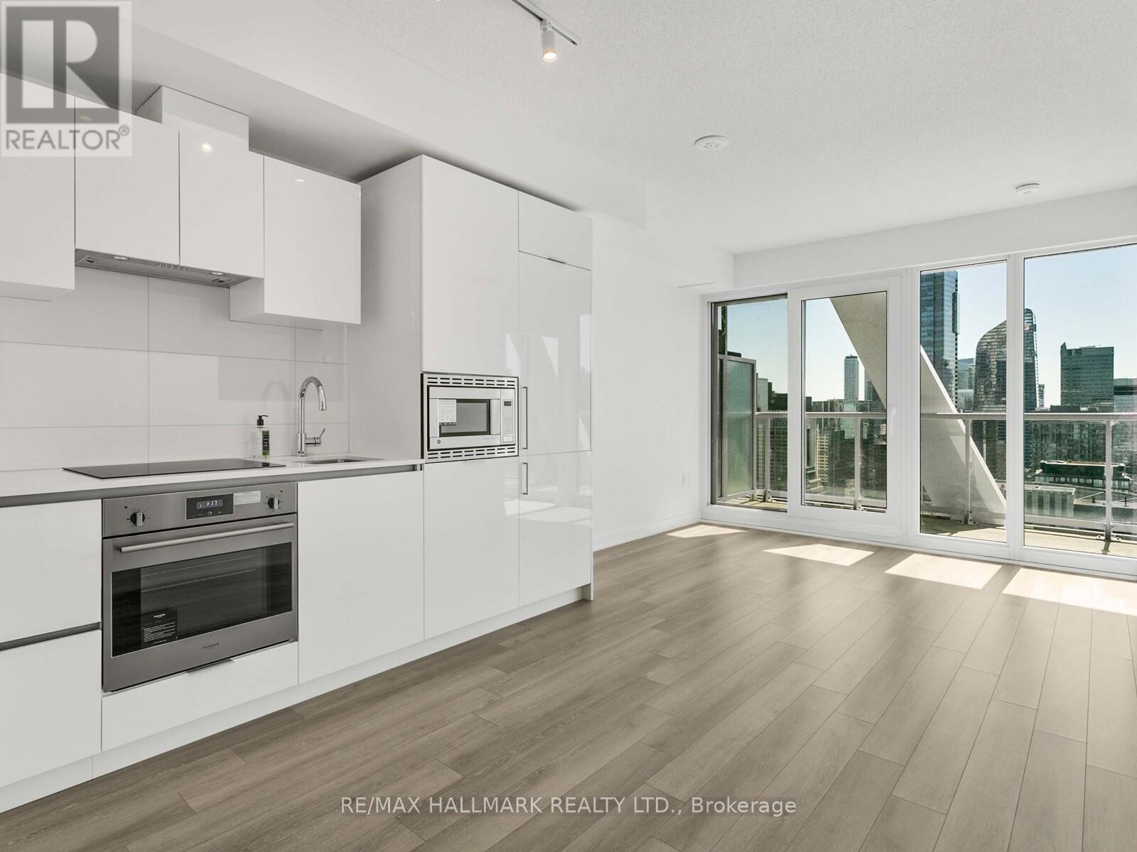 3217 - 230 Simcoe Street, Toronto, ON - Indoor Photo Showing Kitchen