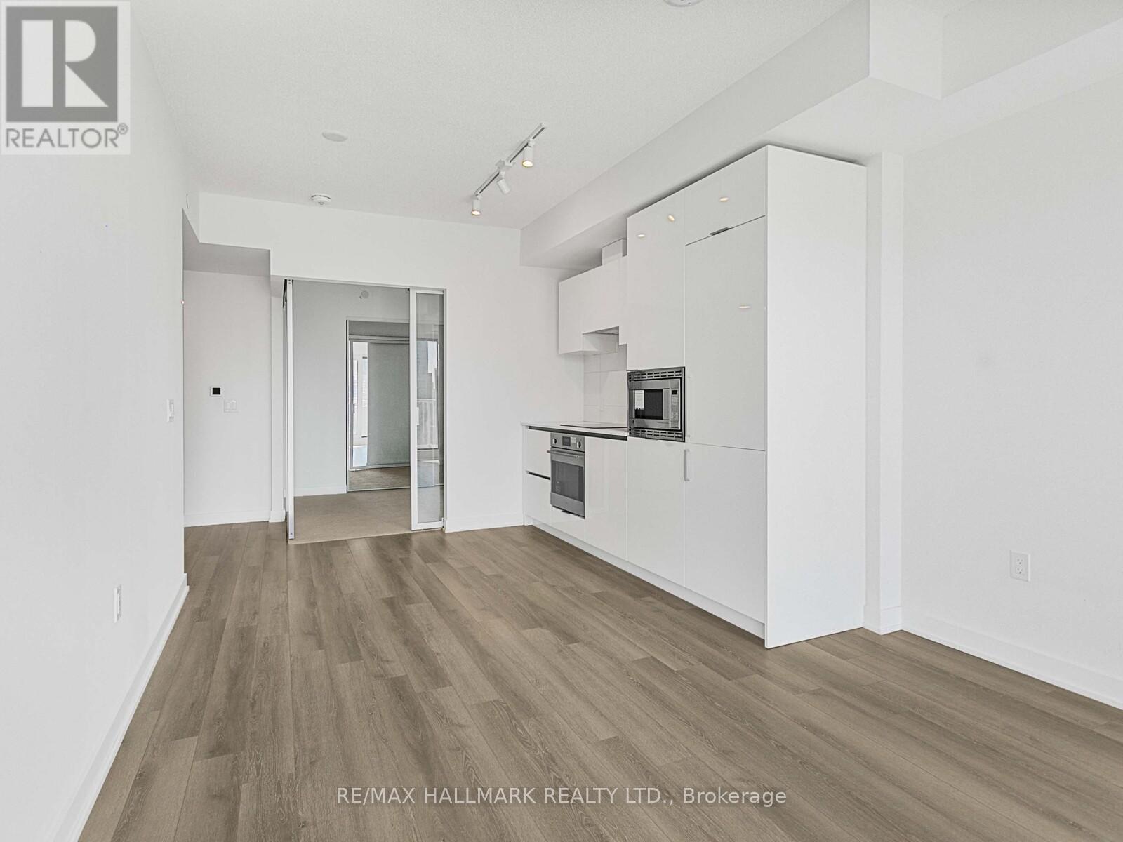 3217 - 230 Simcoe Street, Toronto, ON - Indoor Photo Showing Kitchen